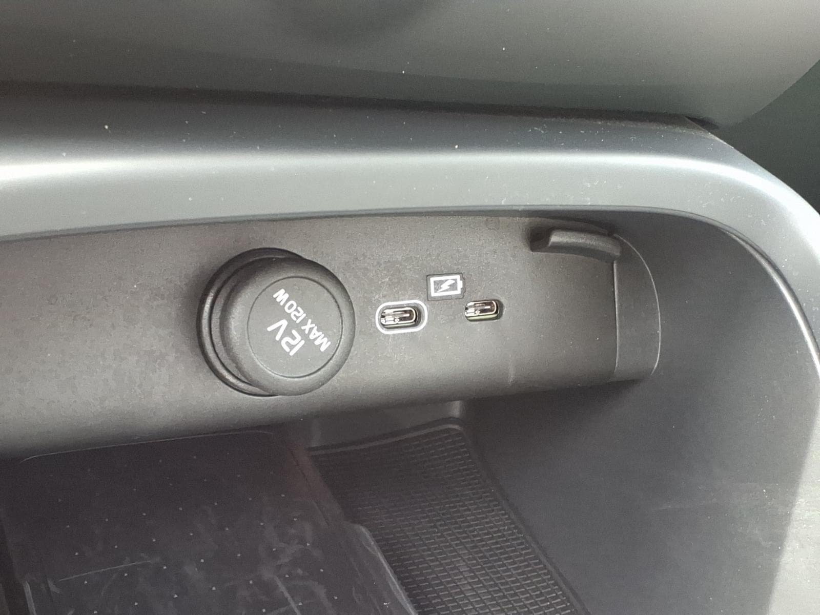 Certified 2025 Volvo EX40 Ultra AWD/4WD image 27
