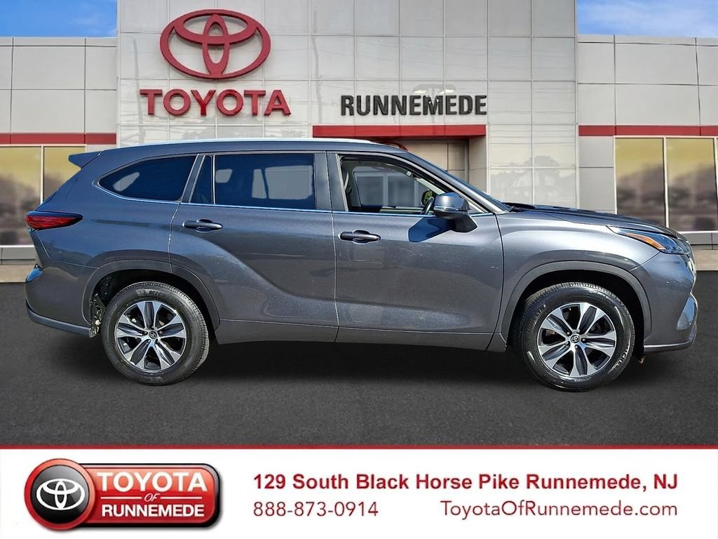 Used 2023 Toyota Highlander XLE FWD image 7