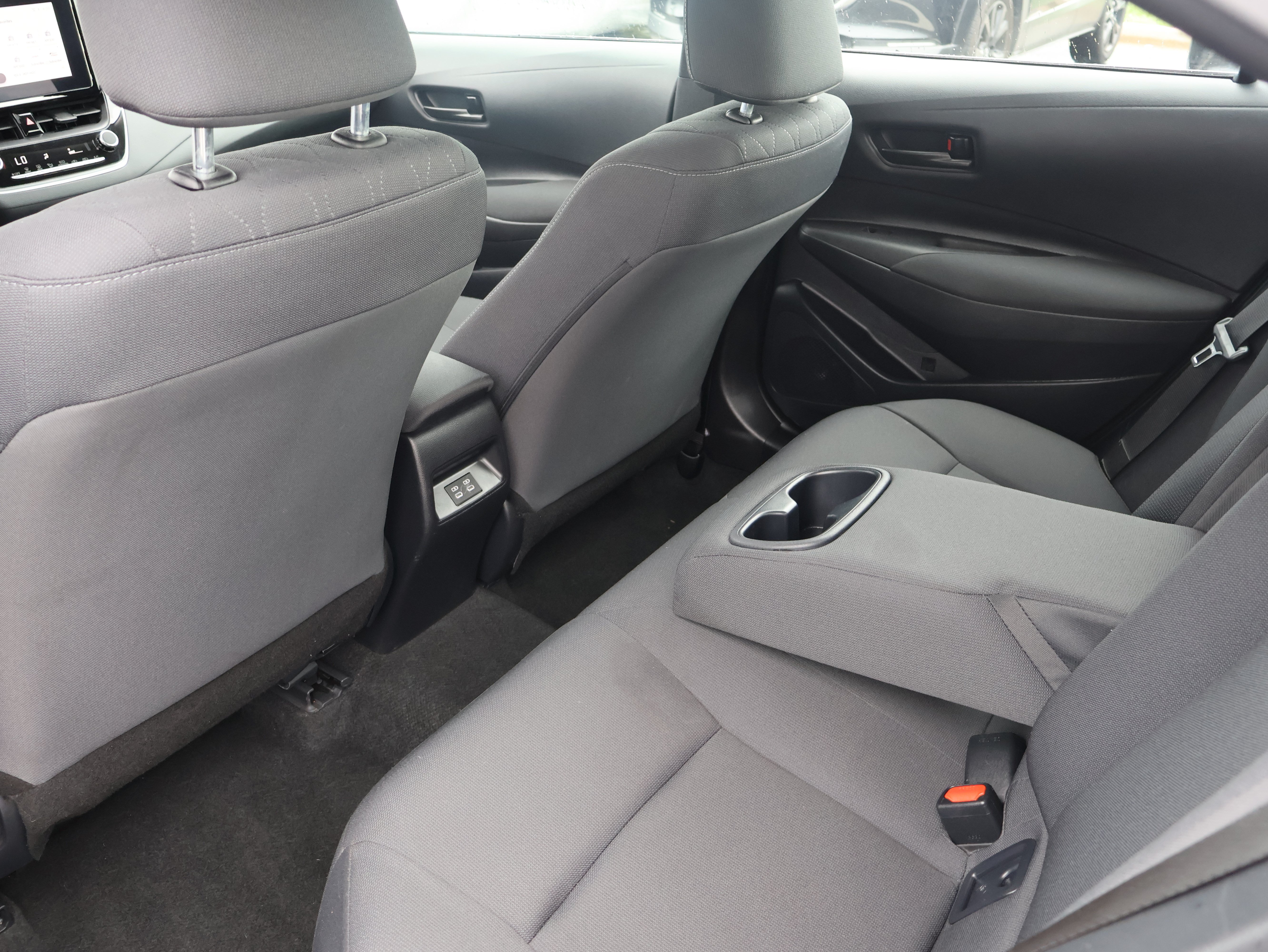 Used 2025 Toyota Corolla LE FWD image 15