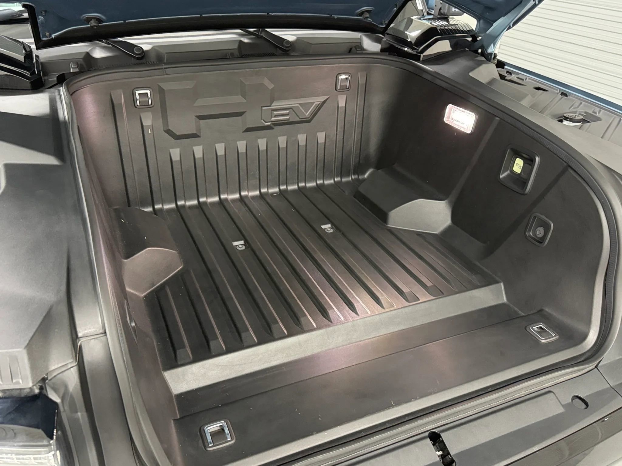 Used 2024 GMC Hummer EV 3X w/ Omega Edition image 49