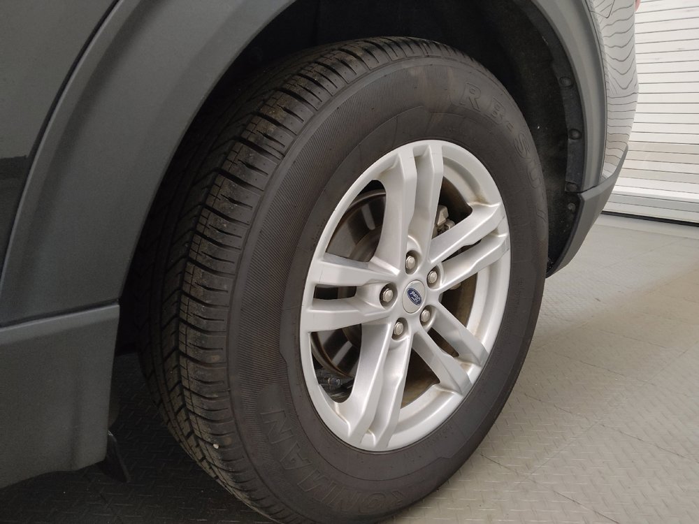 Used 2023 Ford Explorer XLT w/ Equipment Group 202A image 31