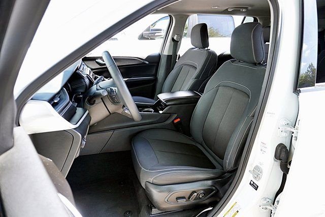 Certified 2023 Jeep Grand Cherokee L Laredo RWD image 15