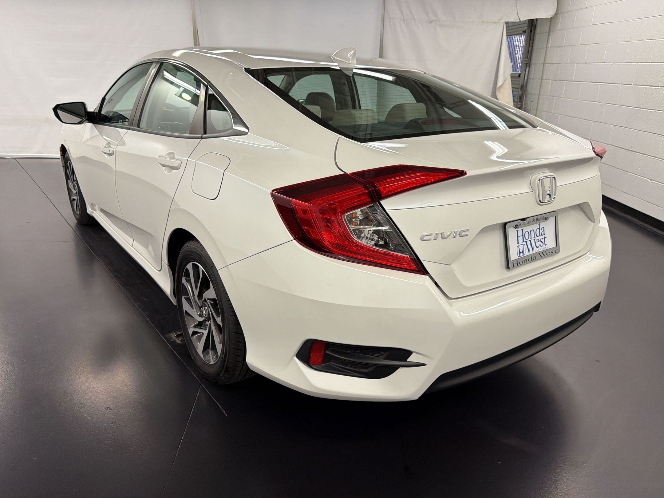 Certified 2017 Honda Civic EX image 3