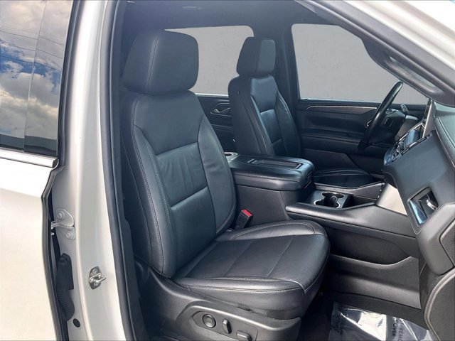 Used 2021 Chevrolet Suburban LT w/ Luxury Package RWD image 9