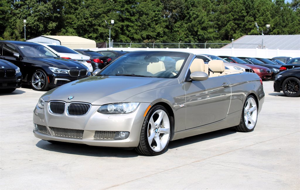 Used 2009 BMW 335i Convertible image 4