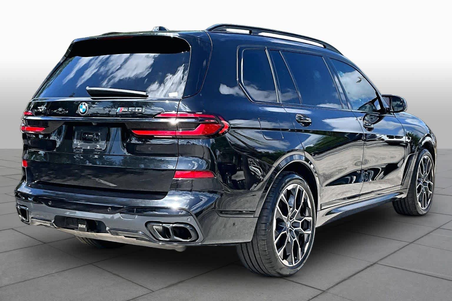 Used 2025 BMW X7 M60i image 13