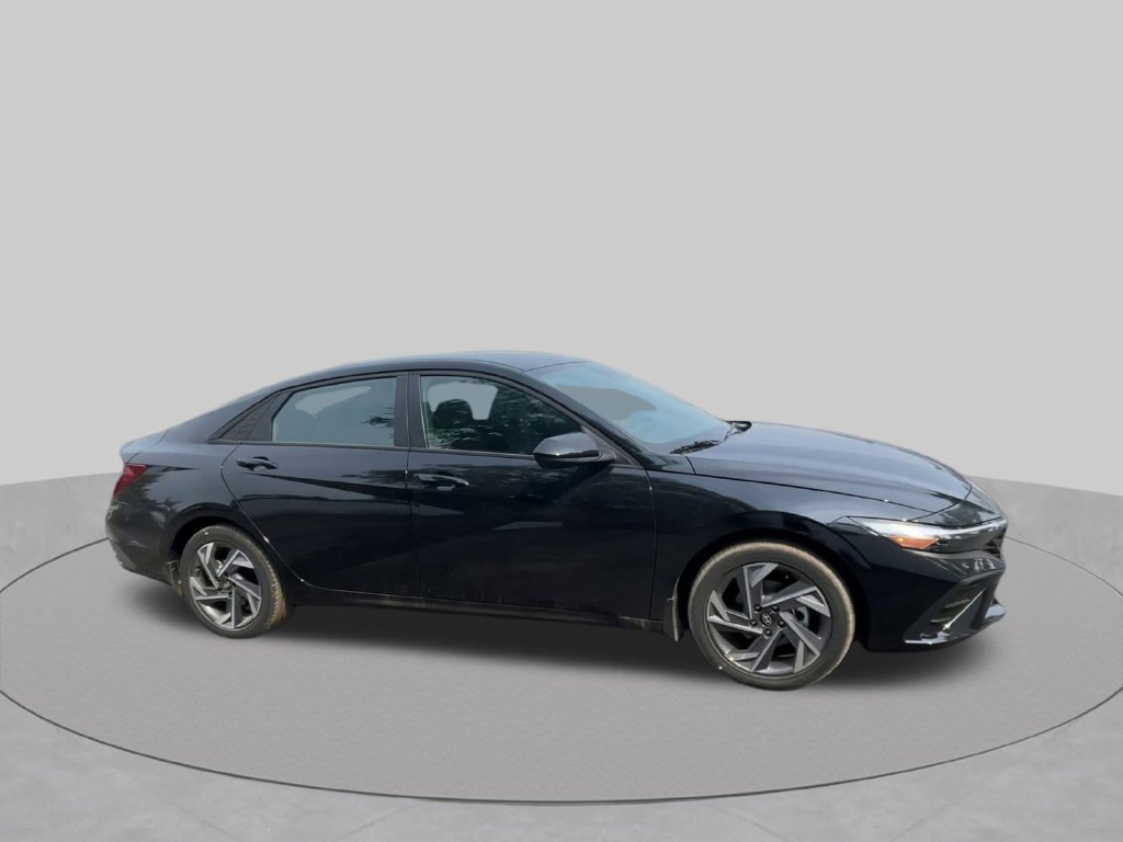 Used 2025 Hyundai Elantra Sport FWD image 28