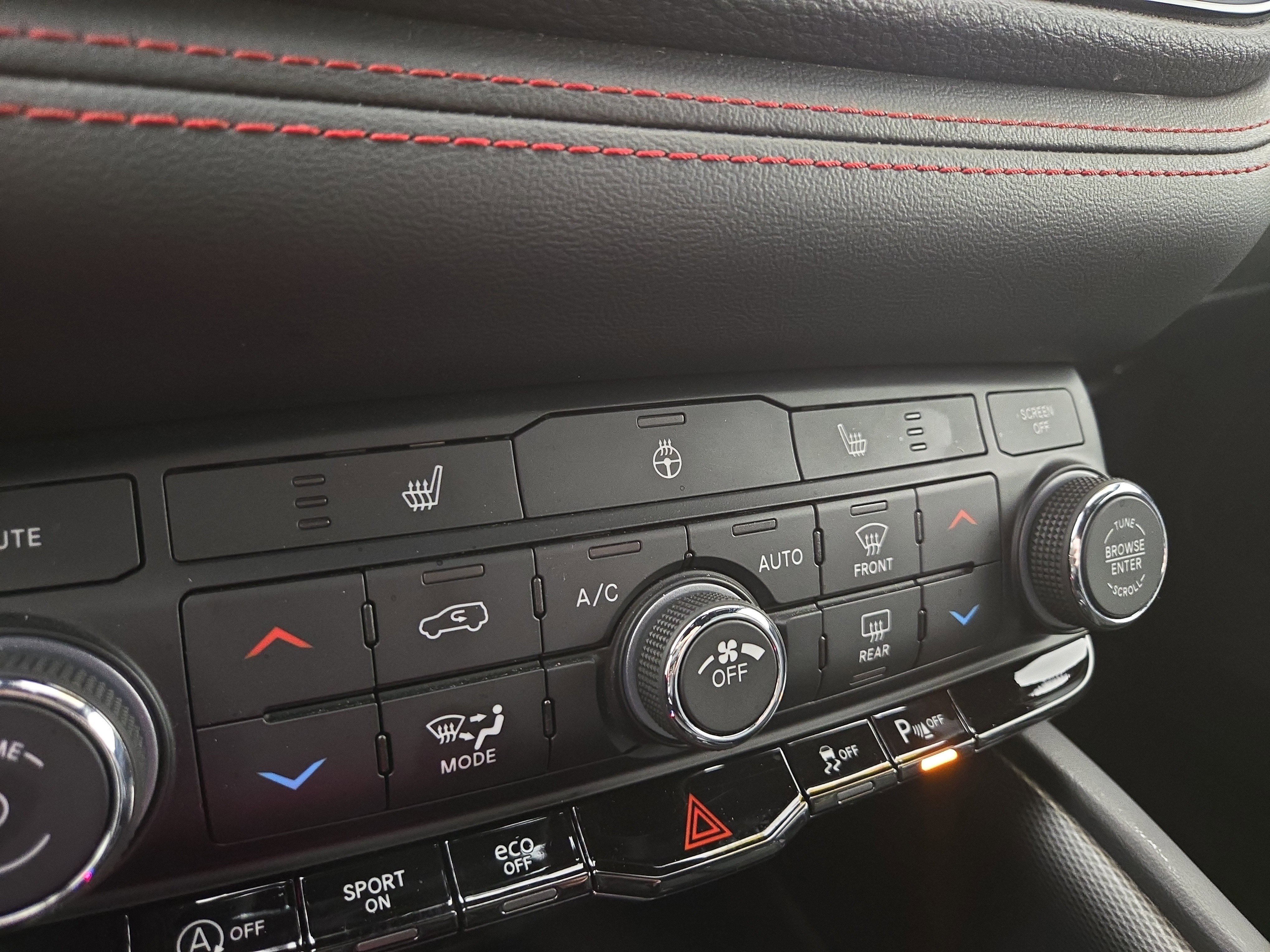 Certified 2025 Dodge Durango GT w/ Blacktop Package image 28