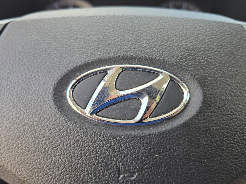 Used 2022 Hyundai Venue SEL w/ Cargo Package FWD image 26