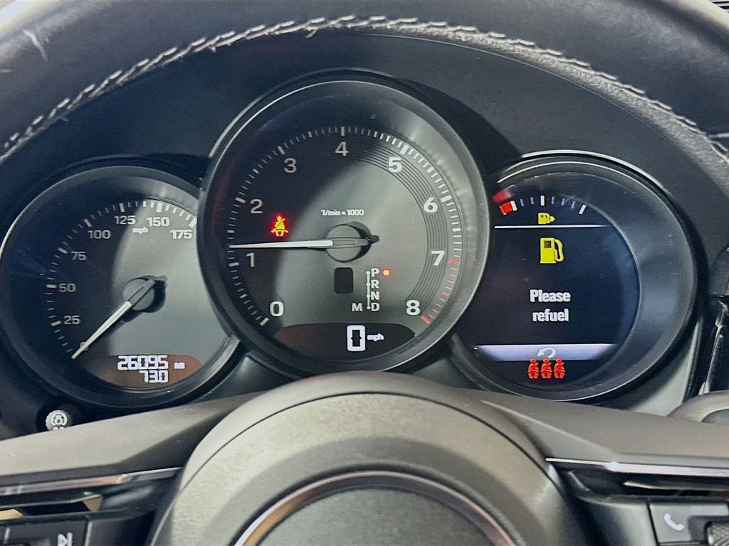 Certified 2023 Porsche Macan image 13