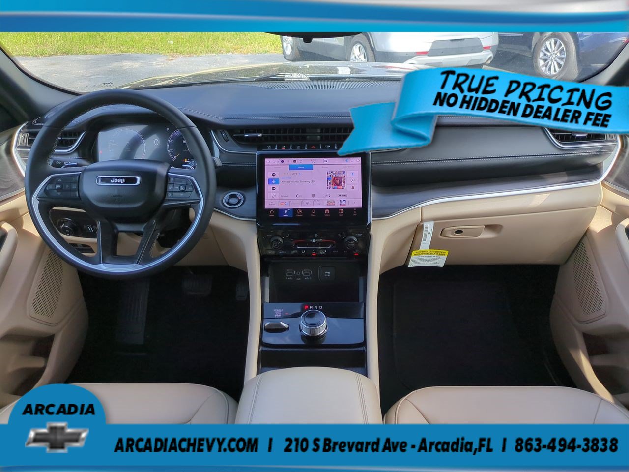 Used 2024 Jeep Grand Cherokee Limited w/ Black Appearance Package AWD/4WD image 15