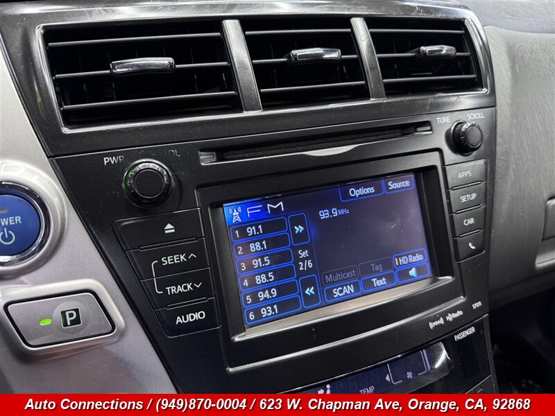 Used 2014 Toyota Prius V Five FWD image 17