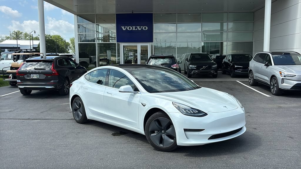 Used 2020 Tesla Model 3 Standard Range Plus RWD image 2