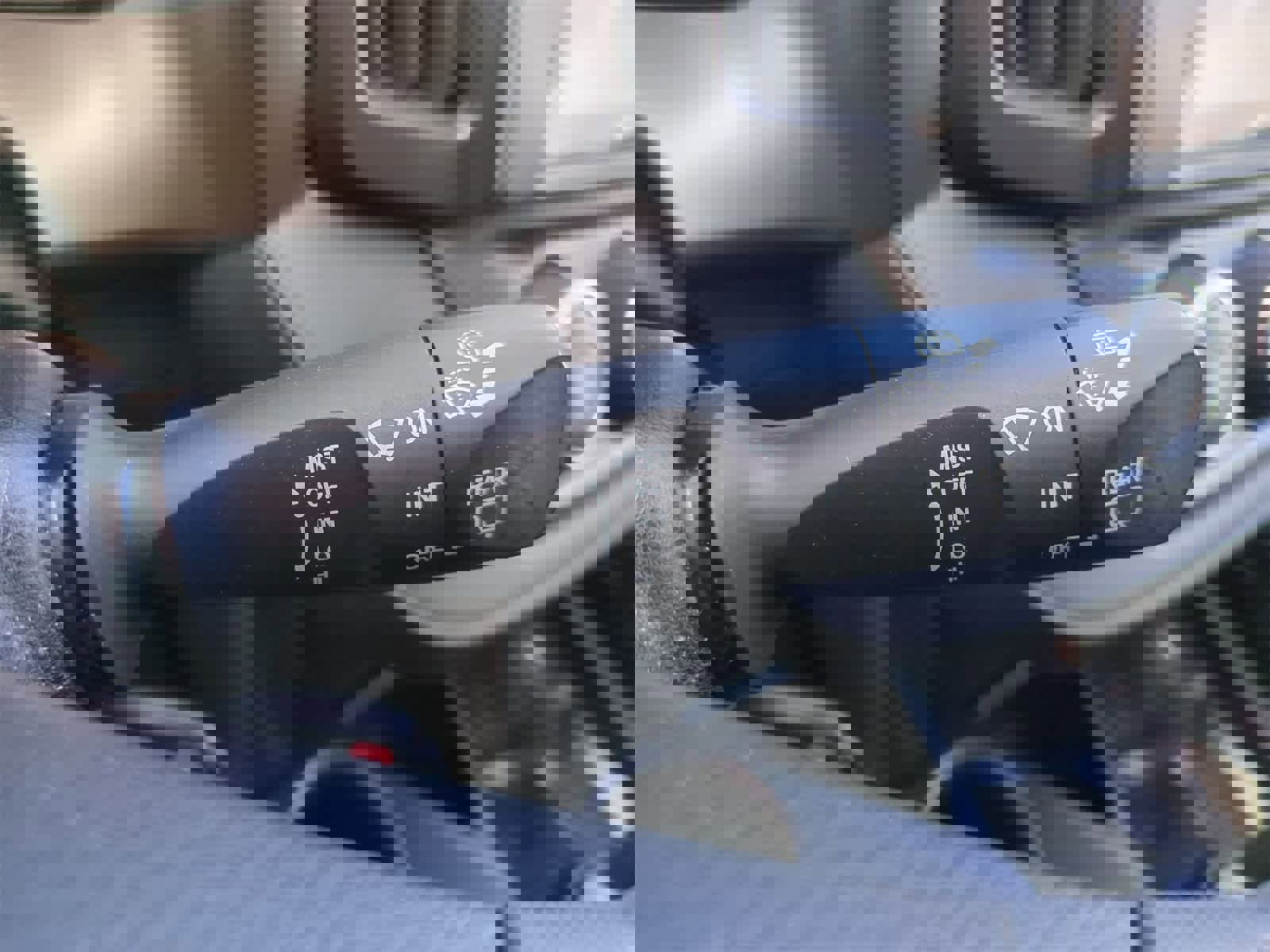 Used 2015 Toyota RAV4 LE image 24