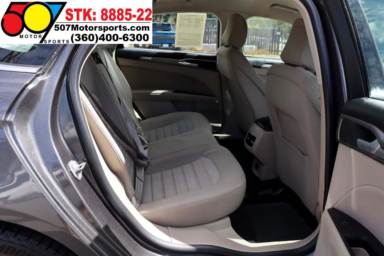 Used 2020 Ford Fusion SE image 14