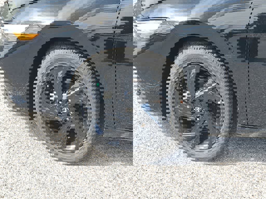 New 2026 Hyundai Elantra SEL Sport Premium image 5