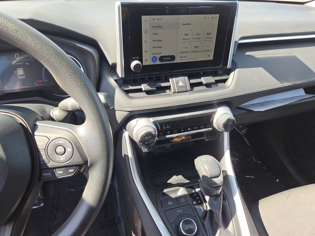 Used 2024 Toyota RAV4 XLE AWD/4WD image 31