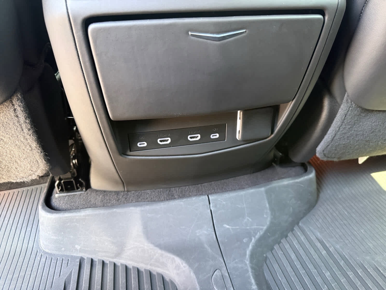 Used 2023 Cadillac Escalade V AWD/4WD image 16