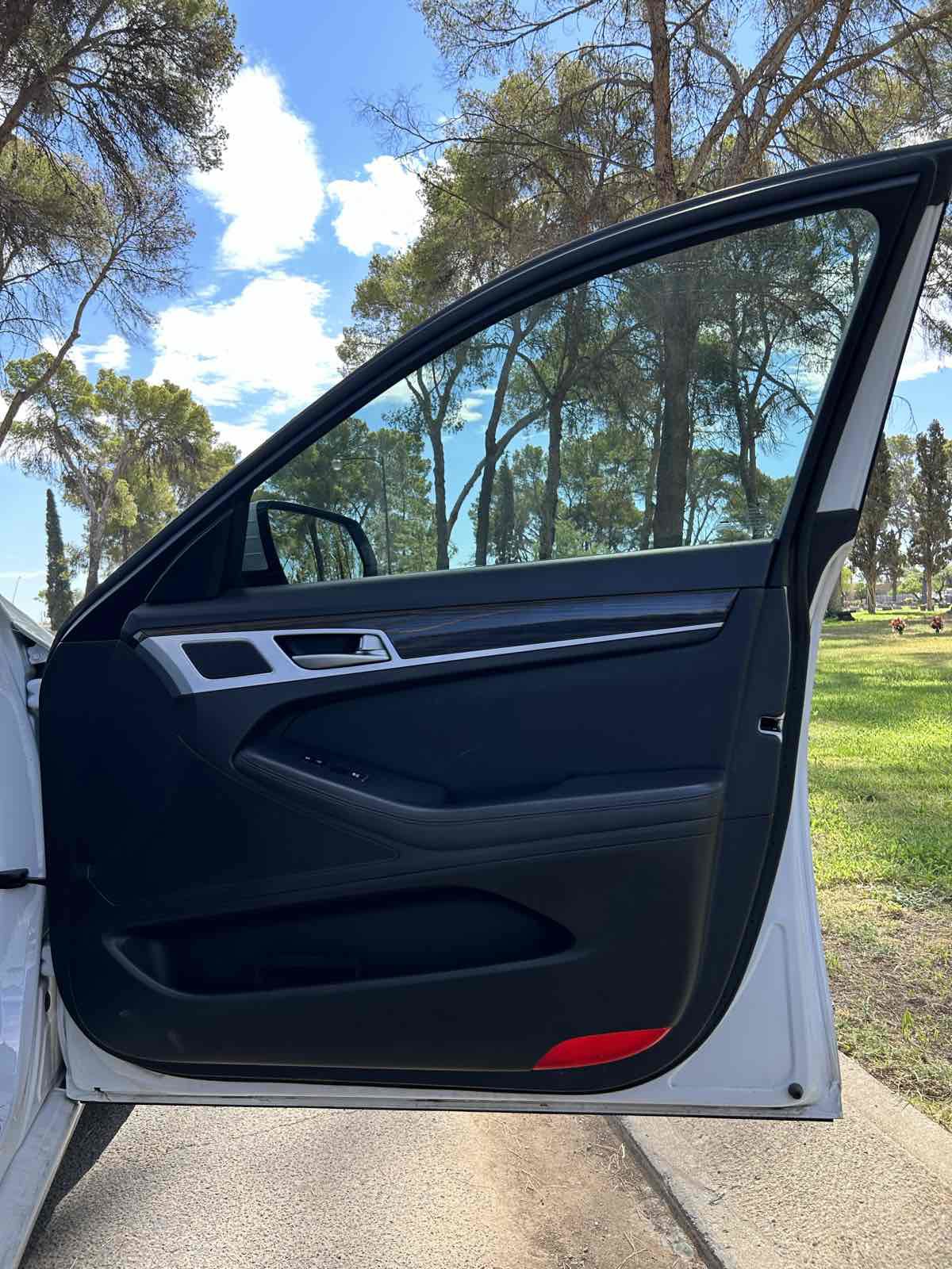 Used 2018 Genesis G80 3.8 RWD image 27