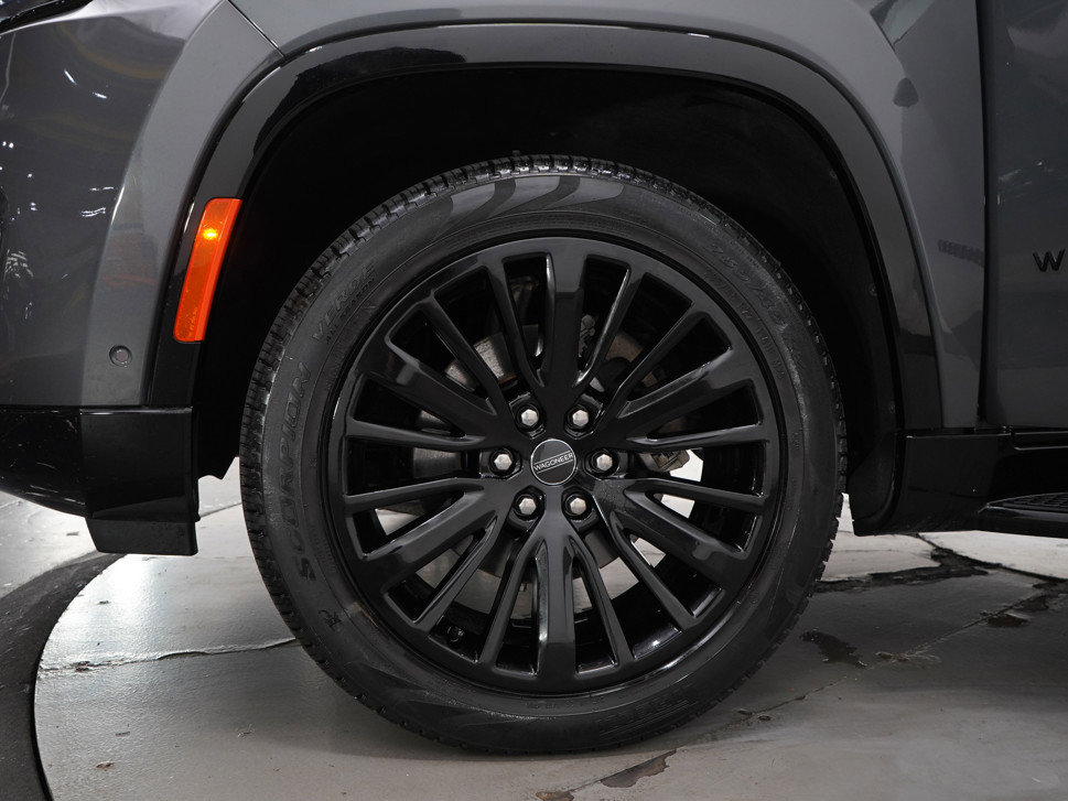 Used 2024 Jeep Wagoneer Series II image 36