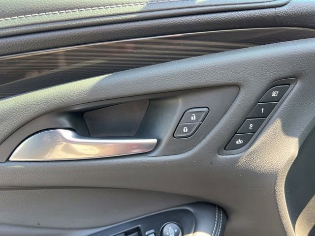 Used 2019 Buick Envision Essence FWD image 29