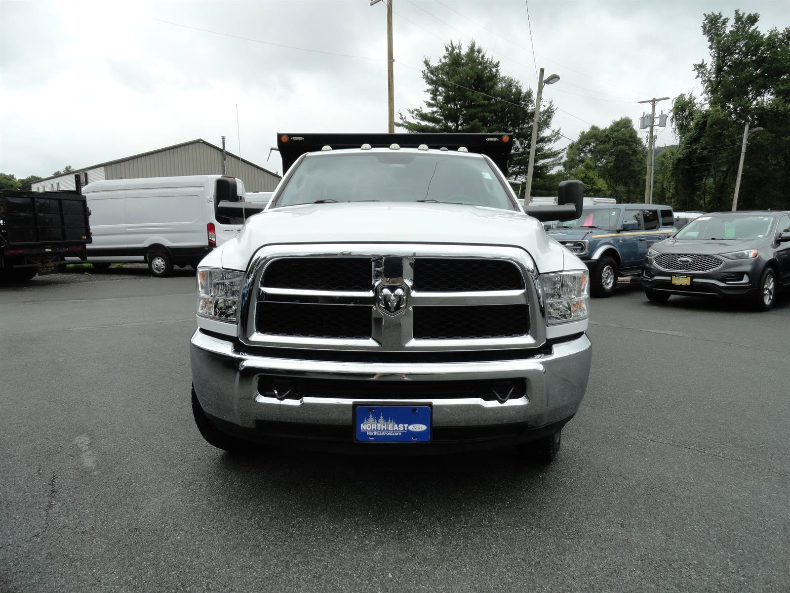 Used 2018 RAM 3500 Tradesman w/ Chrome Appearance Group AWD/4WD image 2