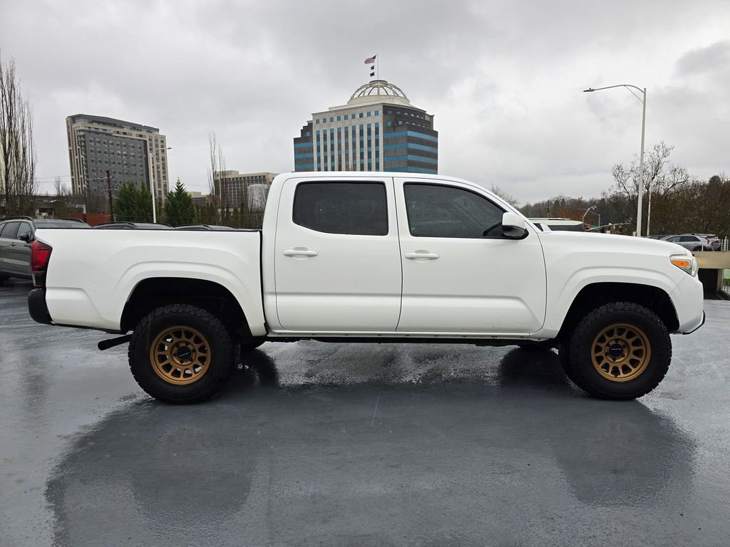 Used 2018 Toyota Tacoma SR image 6