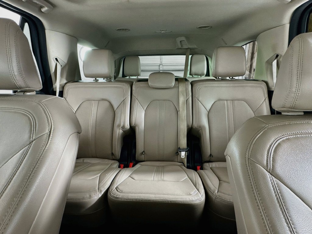 Used 2022 Ford Expedition Limited AWD/4WD image 16
