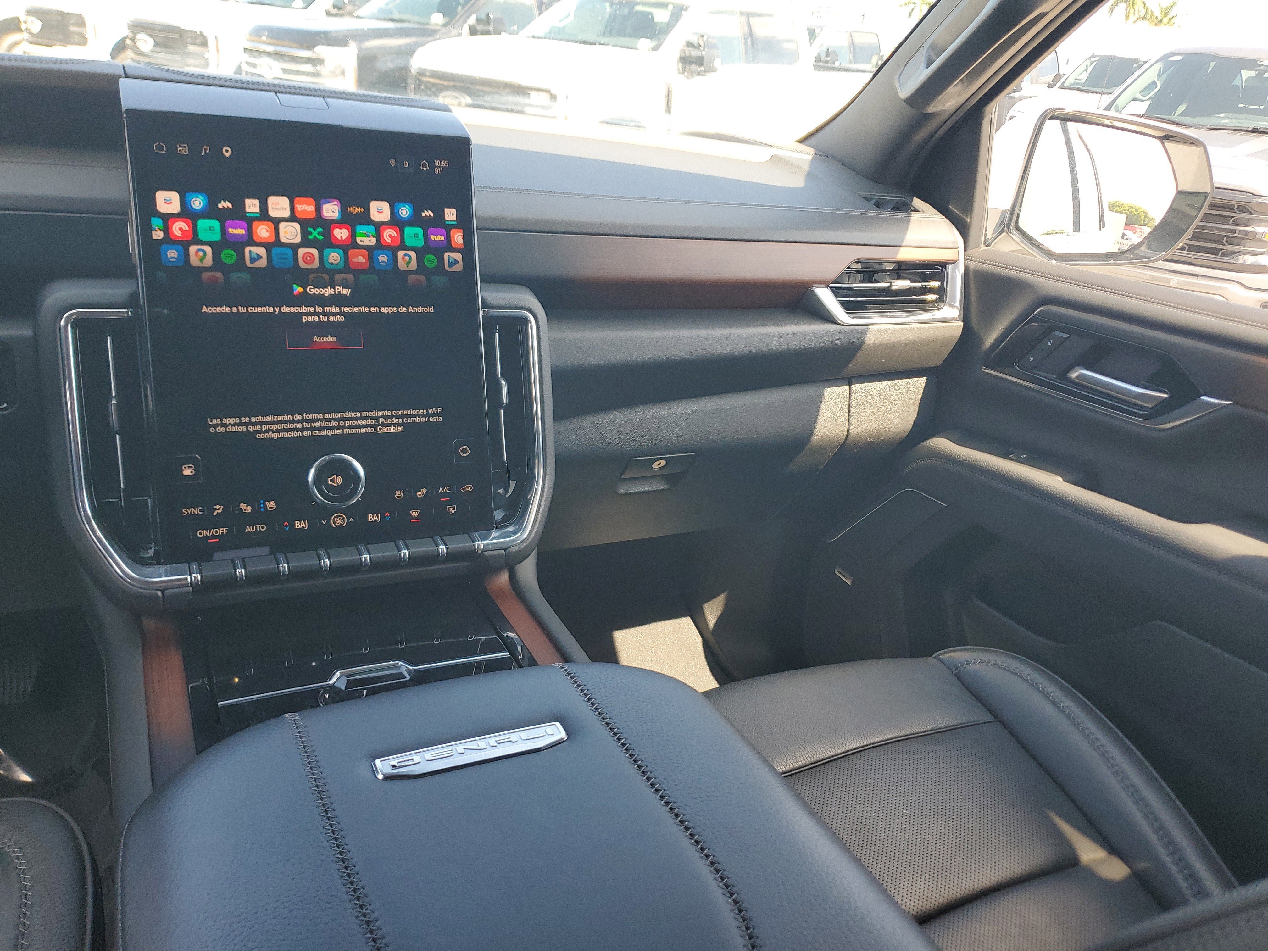 Used 2025 GMC Yukon Denali RWD image 18