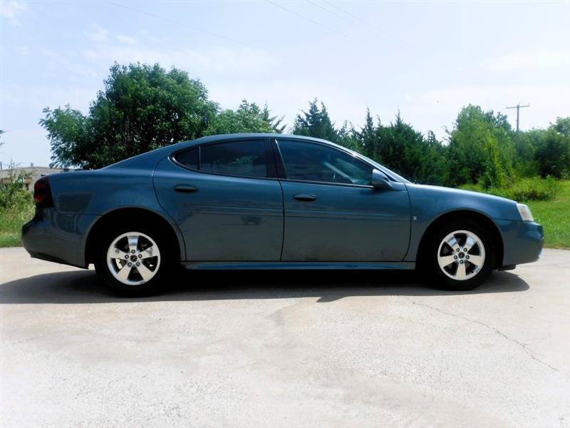 Used 2006 Pontiac Grand Prix w/ Premium Package FWD image 4