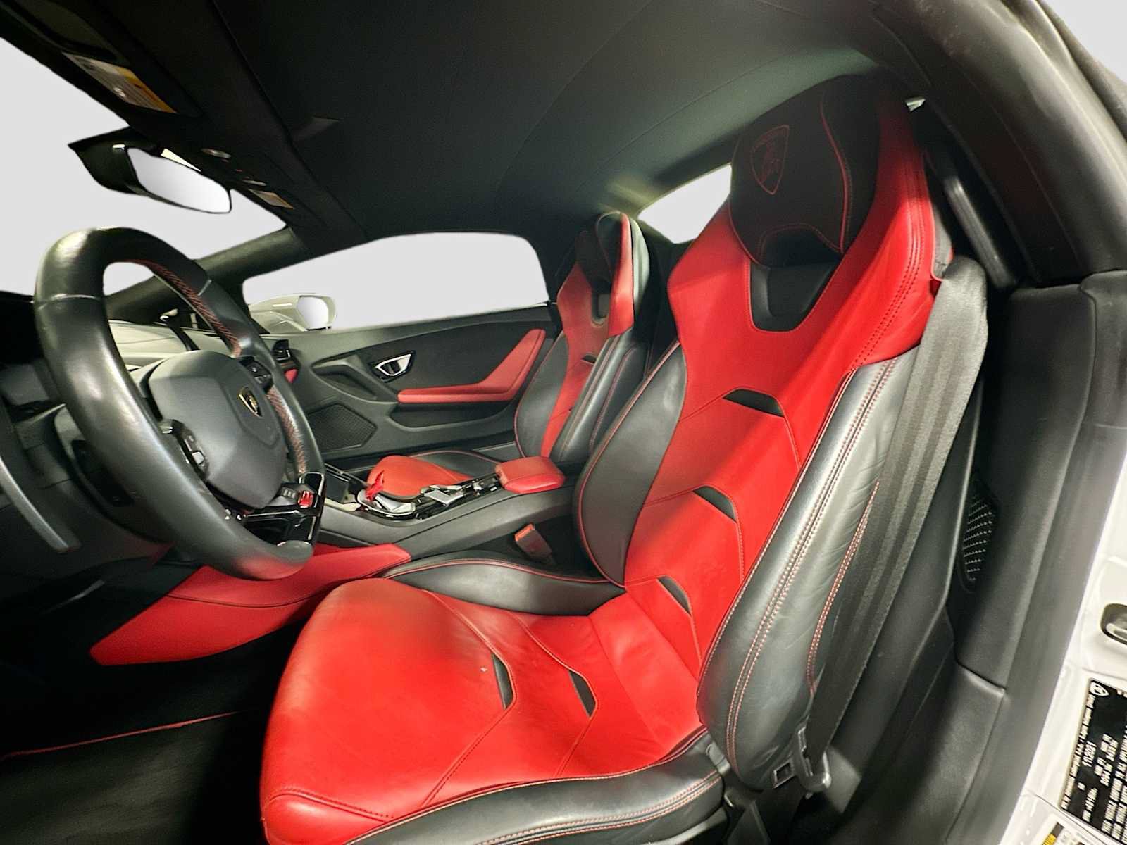 Used 2022 Lamborghini Huracan EVO RWD image 21
