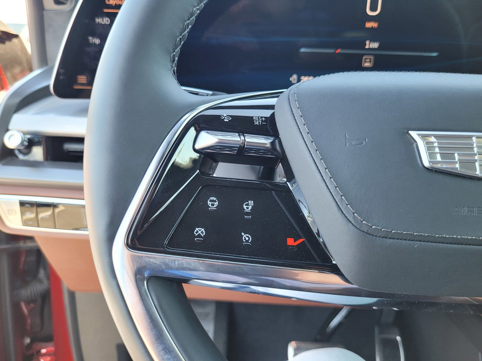 Certified 2026 Cadillac Vistiq Platinum image 22