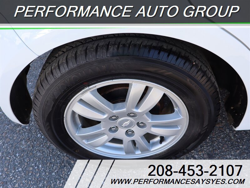 Used 2014 Chevrolet Sonic LT FWD image 23