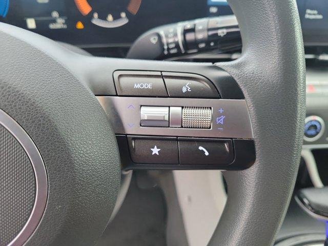 Used 2025 Hyundai Kona SE image 22