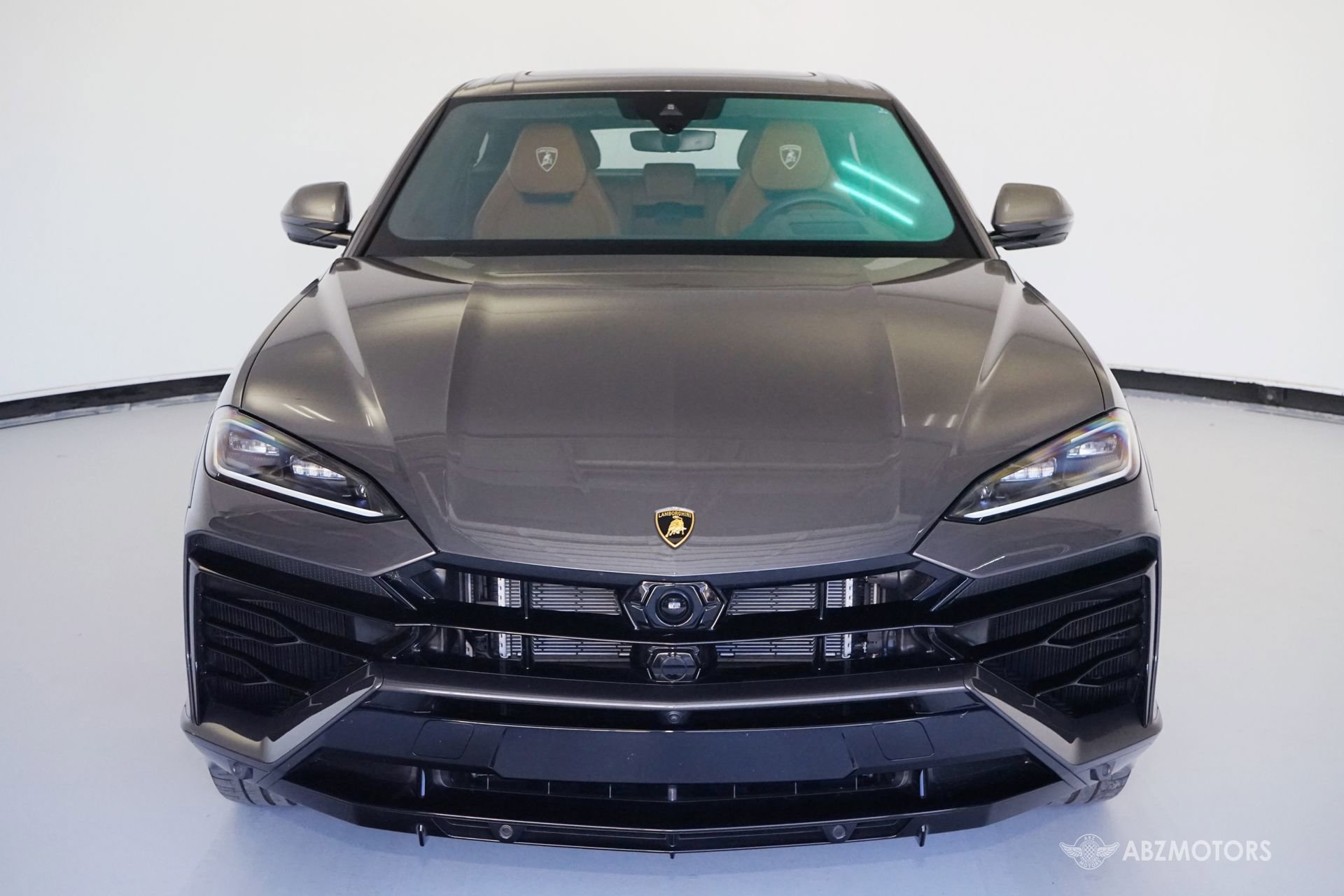 Used 2025 Lamborghini Urus SE image 3