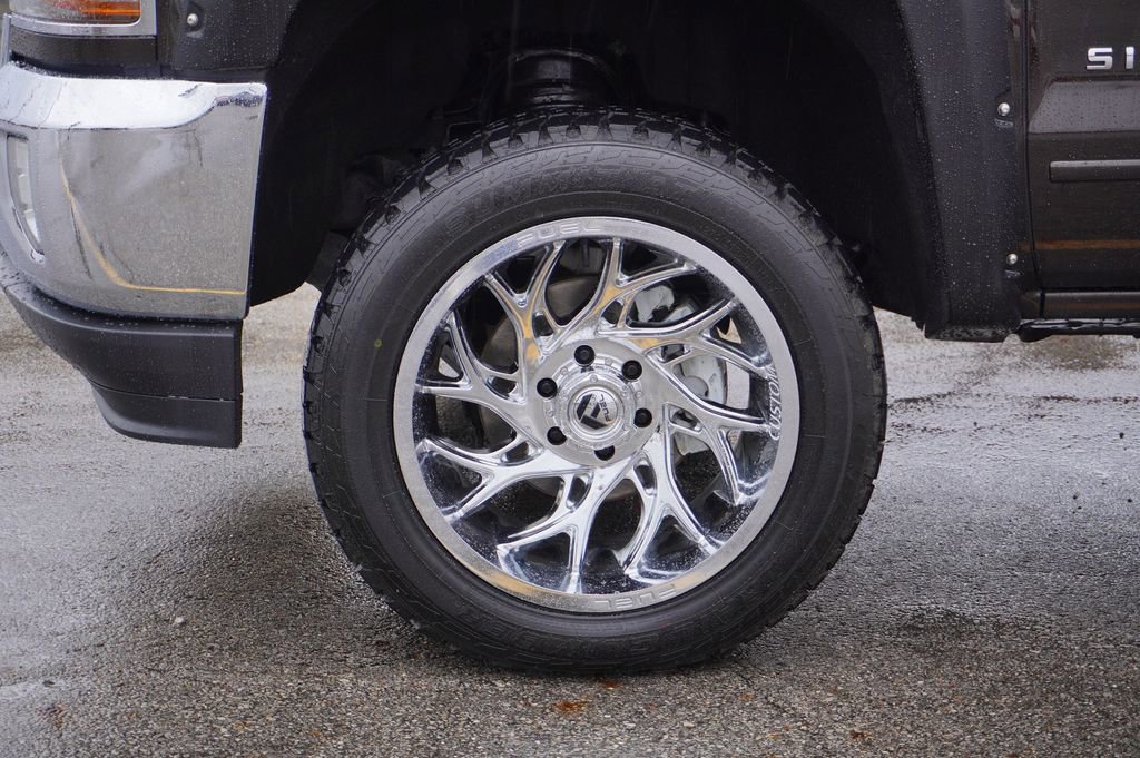 Used 2018 Chevrolet Silverado 1500 LT w/ All Star Edition image 10