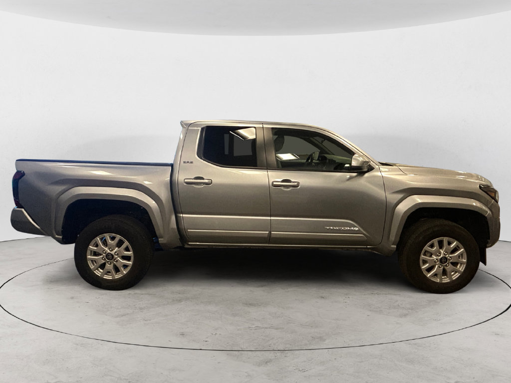 Certified 2025 Toyota Tacoma SR5 AWD/4WD image 6