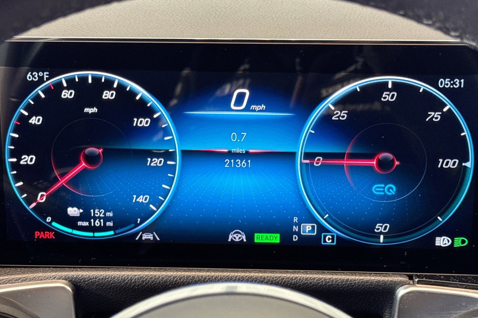 Used 2023 Mercedes-Benz EQB 300 4MATIC image 12