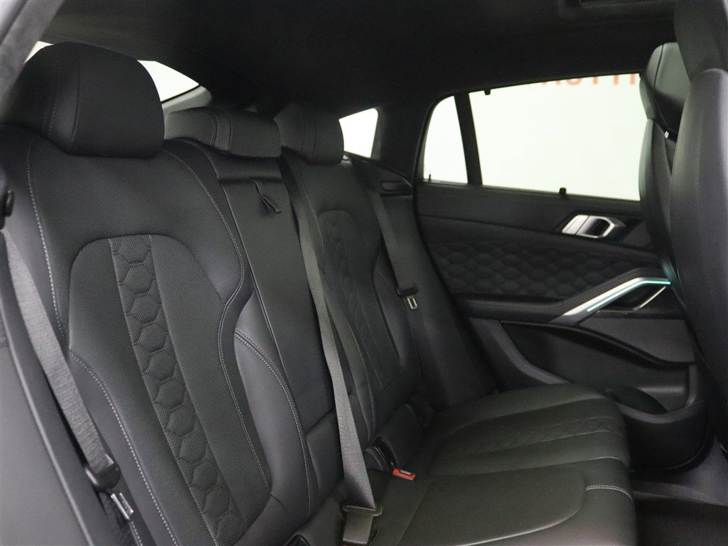 Used 2022 BMW X6 M w/ Executive Package AWD/4WD image 17