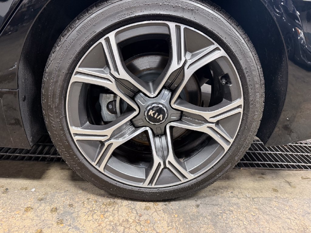 Used 2021 Kia Stinger GT-Line w/ Sun & Sound Package AWD/4WD image 29