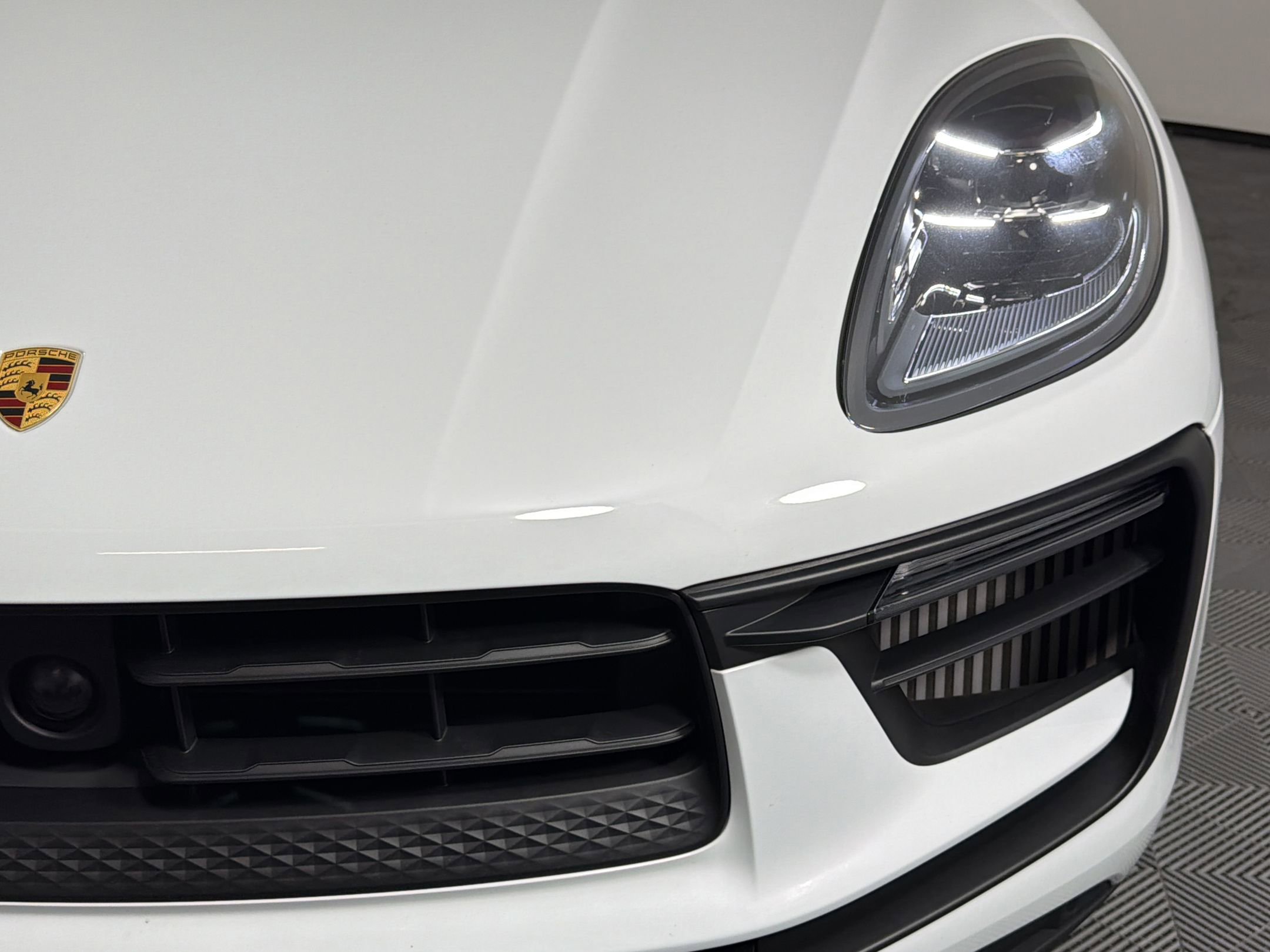 Certified 2023 Porsche Macan S image 11
