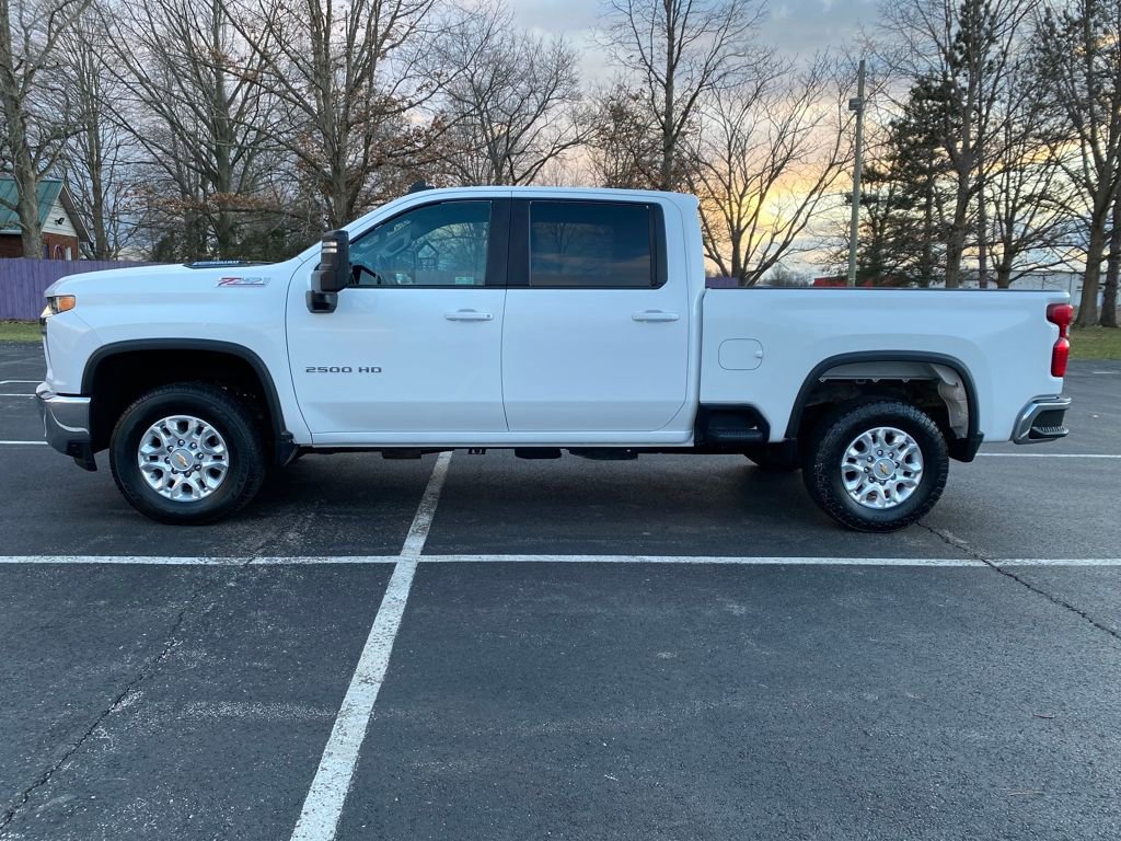 Used 2023 Chevrolet Silverado 2500 LT AWD/4WD image 4
