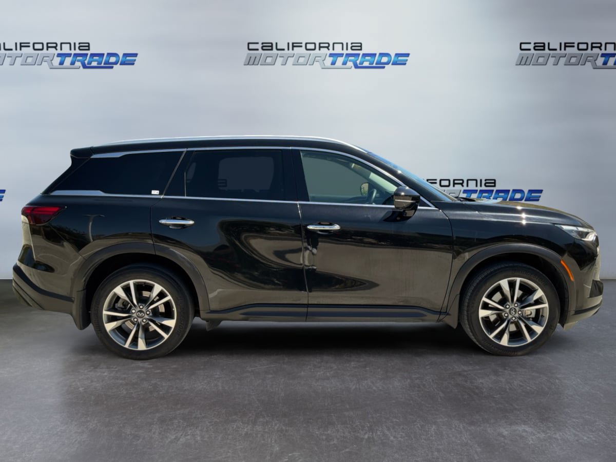 Used 2023 INFINITI QX60 Luxe w/ Cargo Package FWD image 4