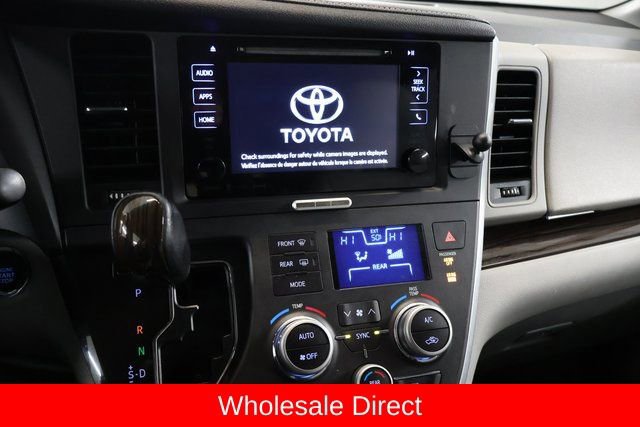Used 2016 Toyota Sienna XLE image 18