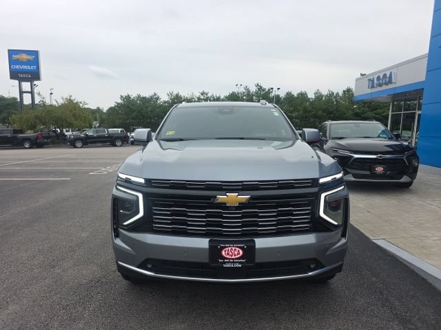 Used 2025 Chevrolet Suburban High Country AWD/4WD image 8