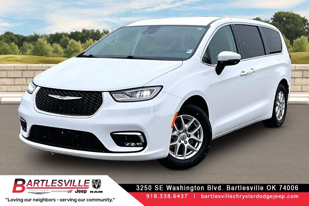 Used 2023 Chrysler Pacifica Touring-L