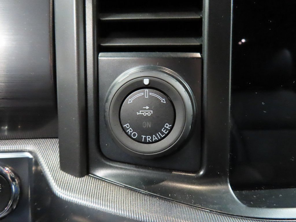 Used 2025 Ford F150 Lariat AWD/4WD image 48
