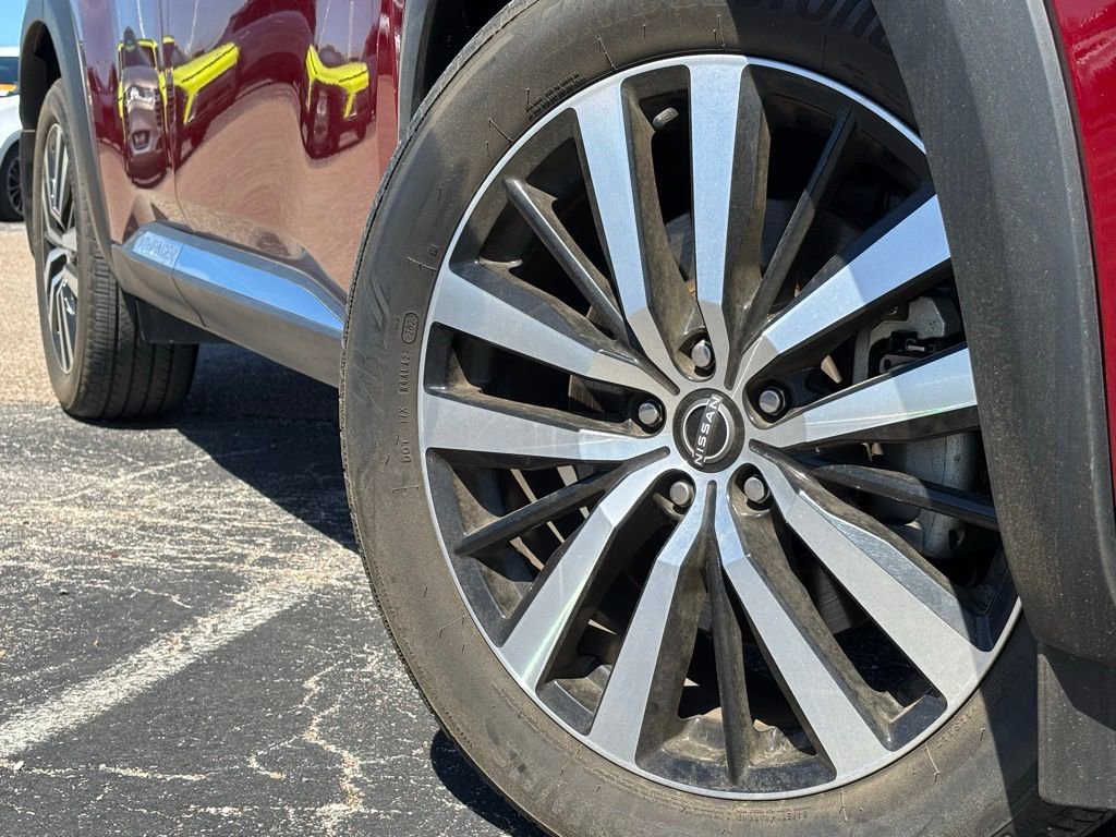 Used 2024 Nissan Pathfinder Platinum image 2