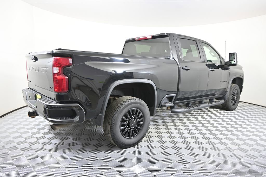 Used 2021 Chevrolet Silverado 2500 LT w/ Midnight Edition AWD/4WD image 7