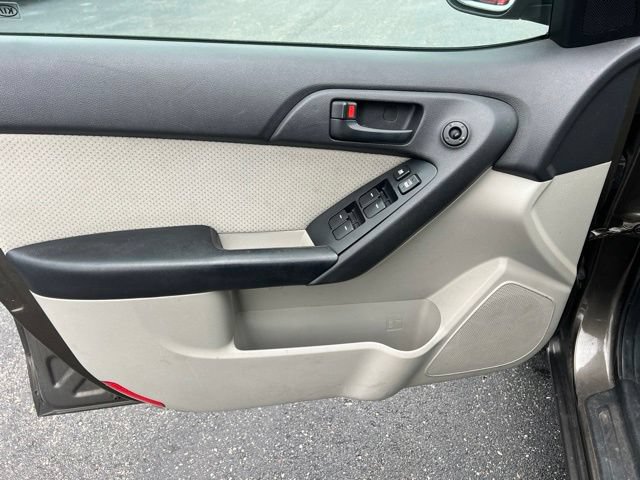 Used 2011 Kia Forte EX FWD image 23